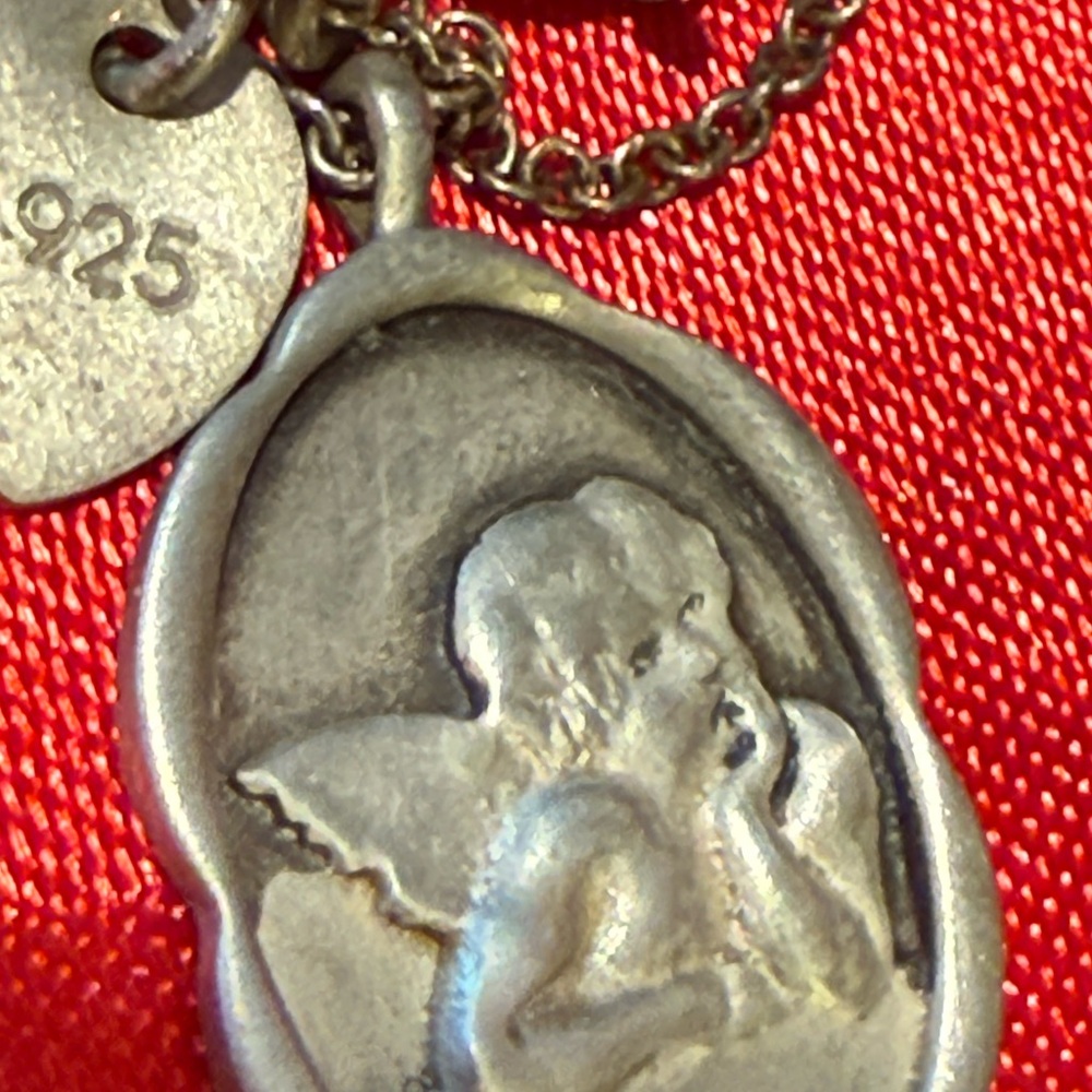 WOW POSHMARK Authentic NWOT Me&Ro Sterling Silver Angel Pendant Necklace & pouch - Picture 4 of 16